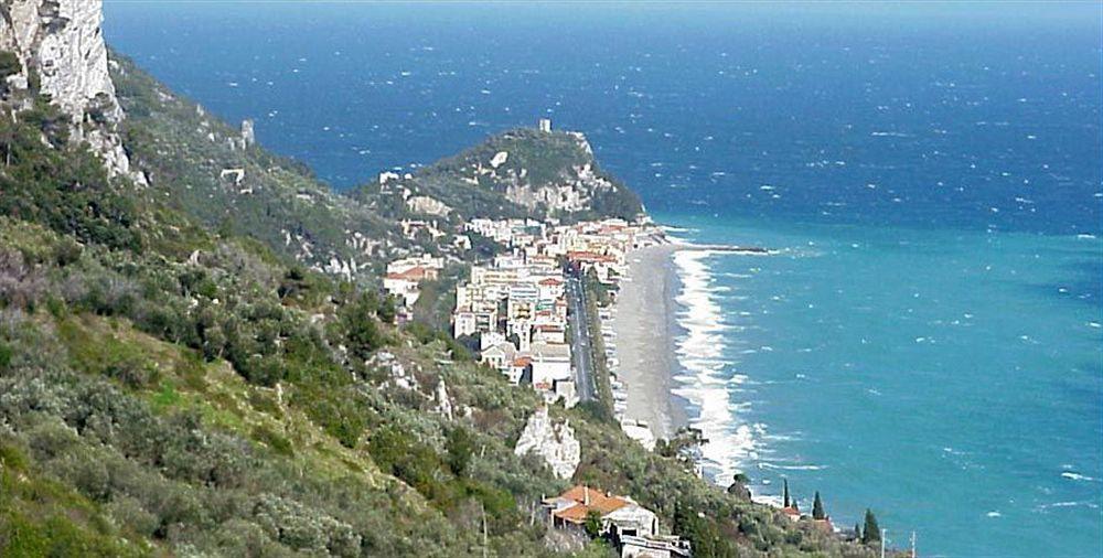 Hotel Santa Maria Finale Ligure Bagian luar foto