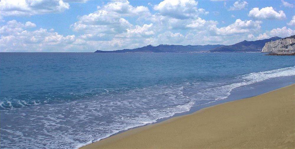 Hotel Santa Maria Finale Ligure Bagian luar foto