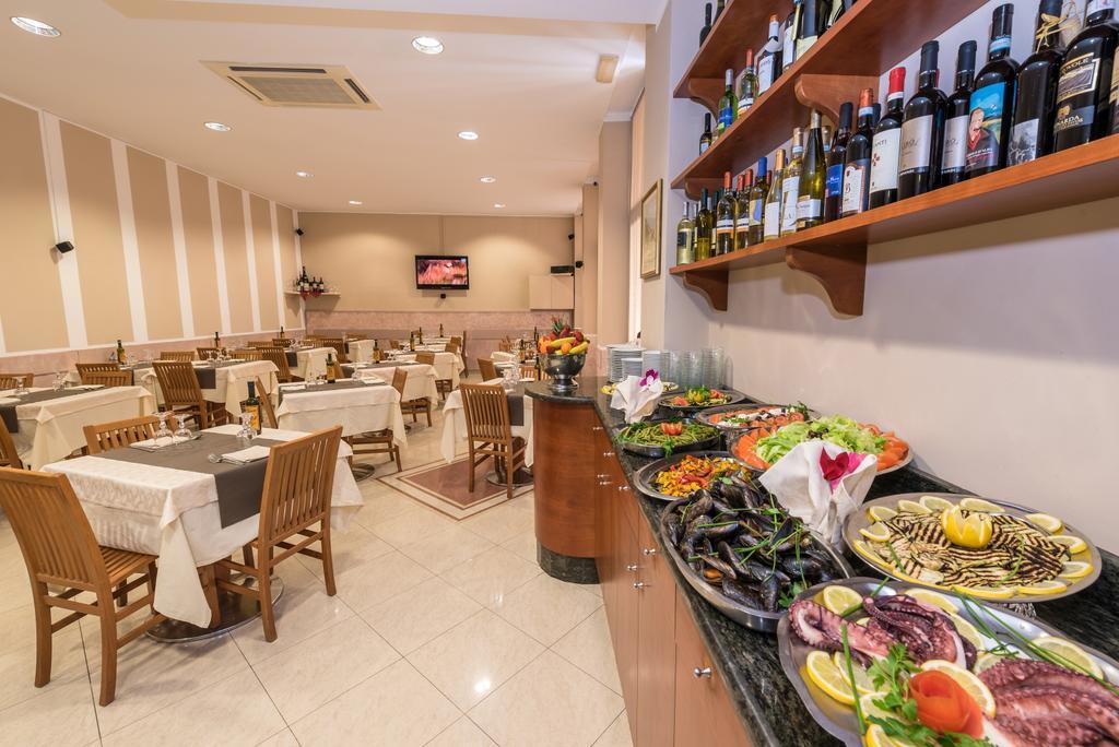 Hotel Santa Maria Finale Ligure Bagian luar foto